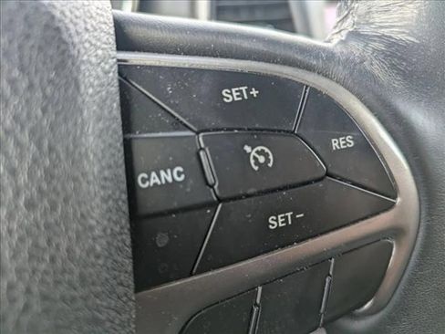 Used 2018 Jeep Grand Cherokee Laredo AWD/4WD image 13