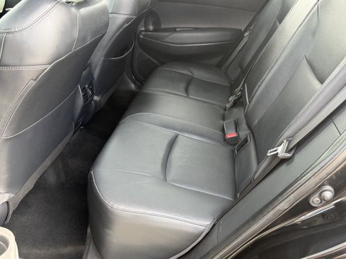 Used 2022 Toyota Corolla Cross XLE w/ Convenience Package image 29