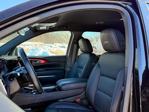 Used 2025 Chevrolet Traverse Z71 w/ Driver Confidence Package image 18