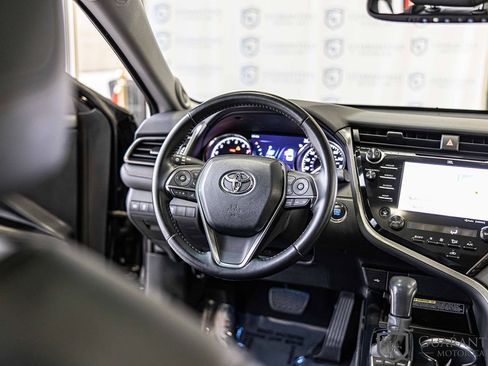 Used 2020 Toyota Camry XLE image 39