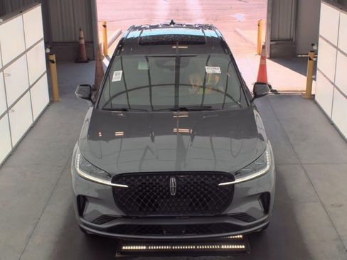 Used 2025 Lincoln Aviator Reserve w/ Equipment Group 201A AWD/4WD image 3