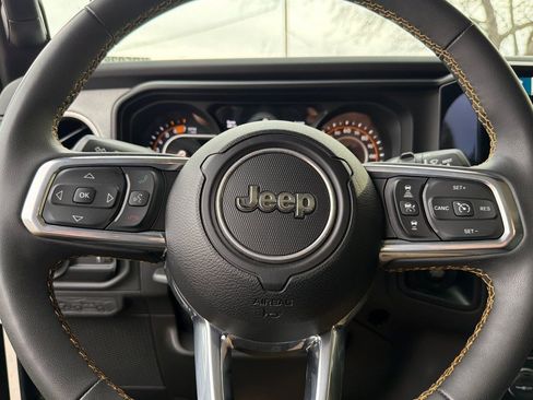 Used 2024 Jeep Wrangler Unlimited Sahara AWD/4WD image 29