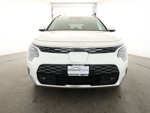 Used 2025 Kia Niro Wave w/ Wave Preserve Package image 2