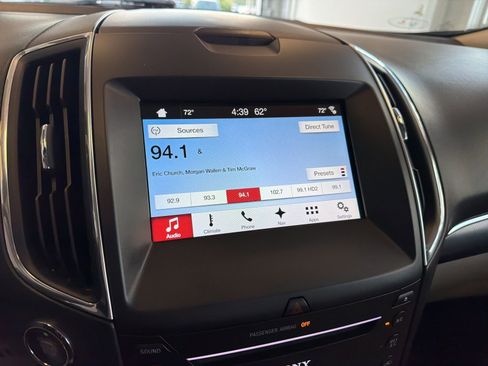 Used 2018 Ford Edge Titanium w/ Equipment Group 301A FWD image 25