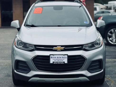 Used 2021 Chevrolet Trax LT FWD image 9