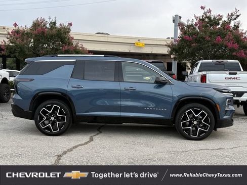 Used 2025 Chevrolet Traverse High Country AWD/4WD image 5