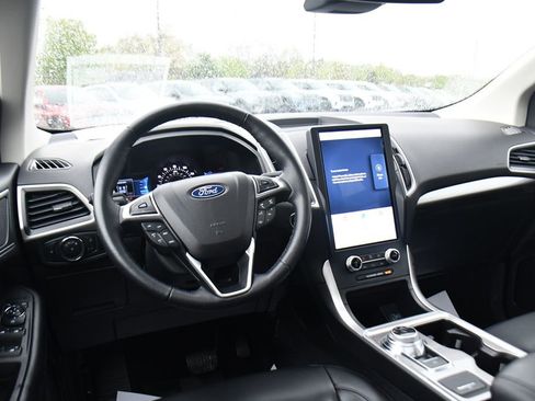 Certified 2023 Ford Edge SEL w/ Convenience Package AWD/4WD image 11