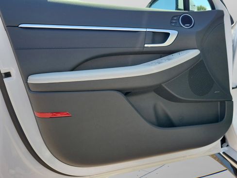 New 2025 Hyundai Sonata Limited image 18