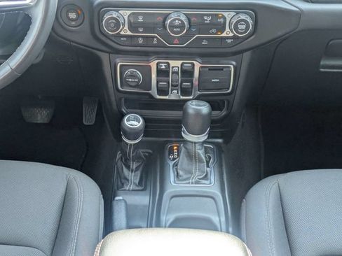 Used 2023 Jeep Wrangler Unlimited Sahara AWD/4WD image 19
