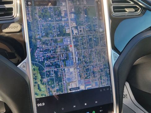 Used 2015 Tesla Model S 85D image 20