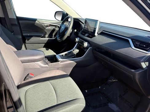 Certified 2024 Toyota RAV4 XLE FWD image 20