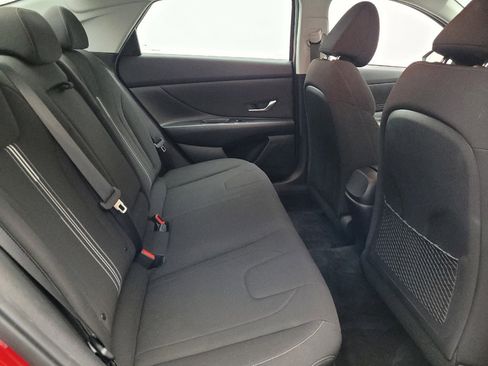 Used 2022 Hyundai Elantra SEL w/ Convenience + Premium Package image 19