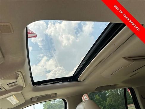 Used 2016 Cadillac Escalade Luxury image 3