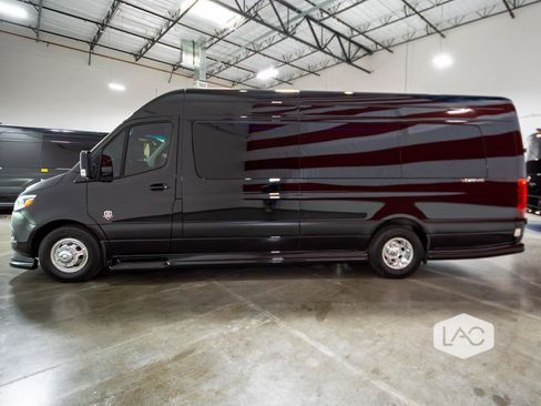 Used 2024 Mercedes-Benz Sprinter 3500 image 23