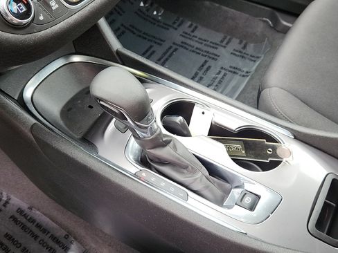 Used 2023 Chevrolet Malibu LT image 16