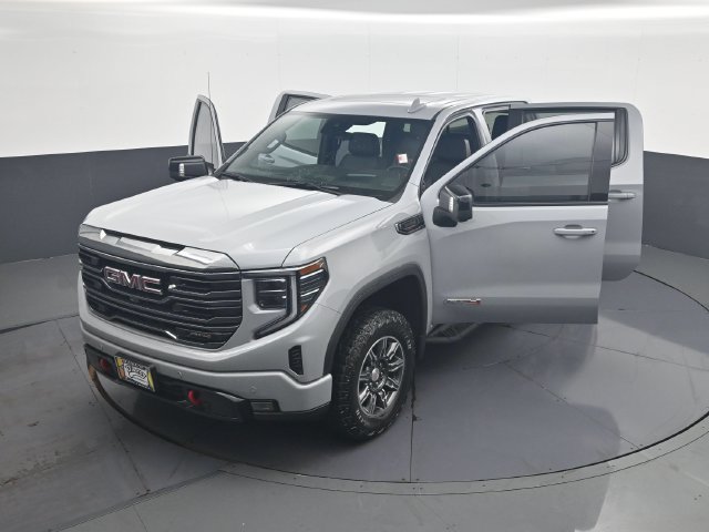 Used 2024 GMC Sierra 1500 AT4 w/ Technology Package AWD/4WD image 30