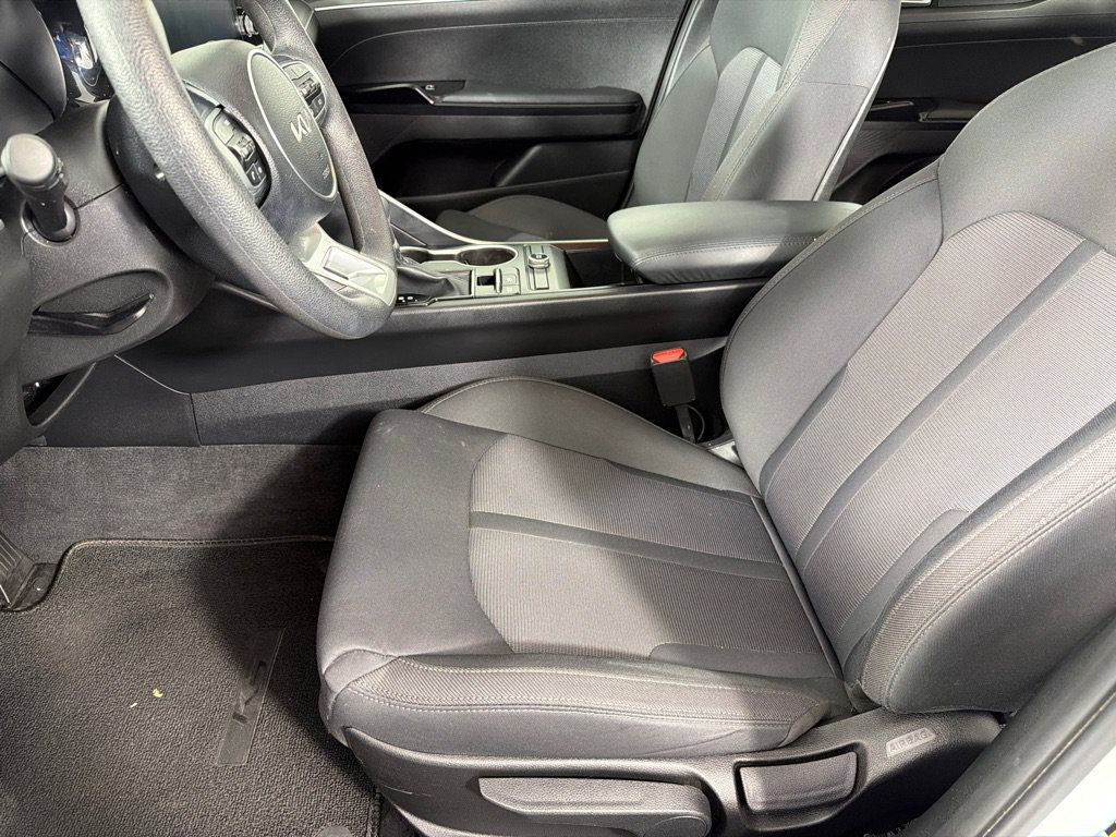 Used 2023 Kia K5 LXS FWD image 12