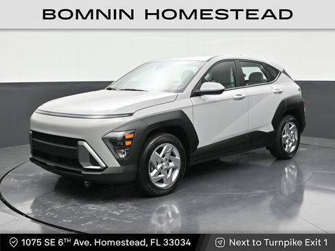Used 2026 Hyundai Kona SE image 1