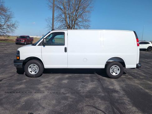 New 2026 Chevrolet Express 2500 w/ Driver Convenience Package RWD image 9