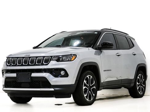 Used 2022 Jeep Compass Limited w/ Sun and Sound Group AWD/4WD image 3