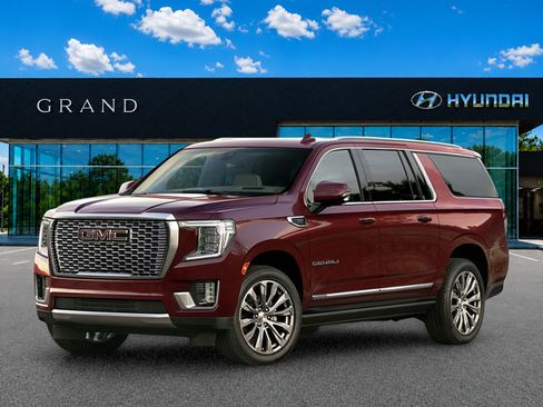 Used 2024 GMC Yukon XL SLT RWD image 1