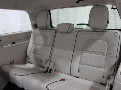 Used 2023 Lincoln Navigator Black Label AWD/4WD image 18