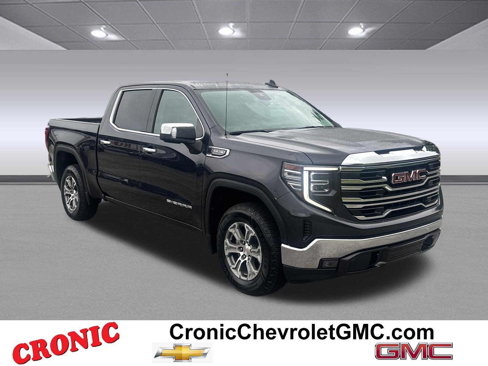 Used 2024 GMC Sierra 1500 SLT RWD image 1