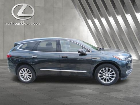 Used 2019 Buick Enclave Essence FWD image 4