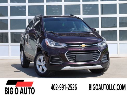 Used 2021 Chevrolet Trax LT AWD/4WD image 1