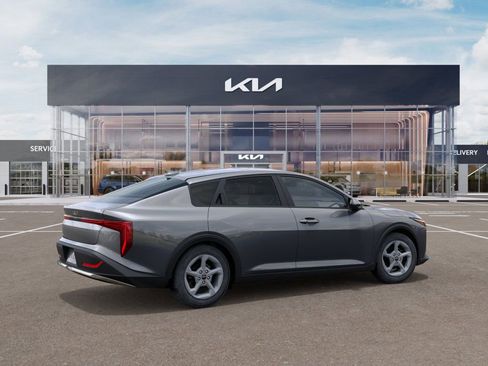 Used 2025 Kia K4 LXS image 6
