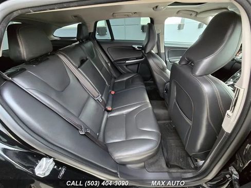 Used 2016 Volvo V60 T5 Cross Country image 17