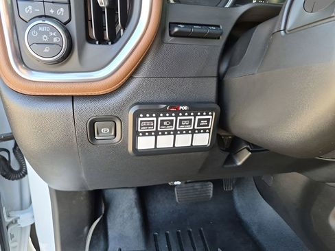 Used 2020 Chevrolet Silverado 2500 High Country w/ Z71 Off-Road Package image 35