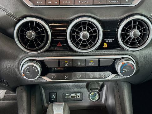 Used 2024 Nissan Sentra SV image 23