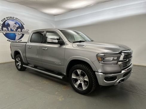 Used 2019 RAM 1500 Laramie AWD/4WD image 12