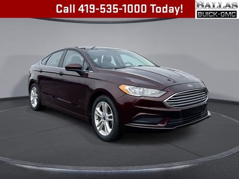 Used 2018 Ford Fusion SE w/ Fusion SE Technology Package image 1