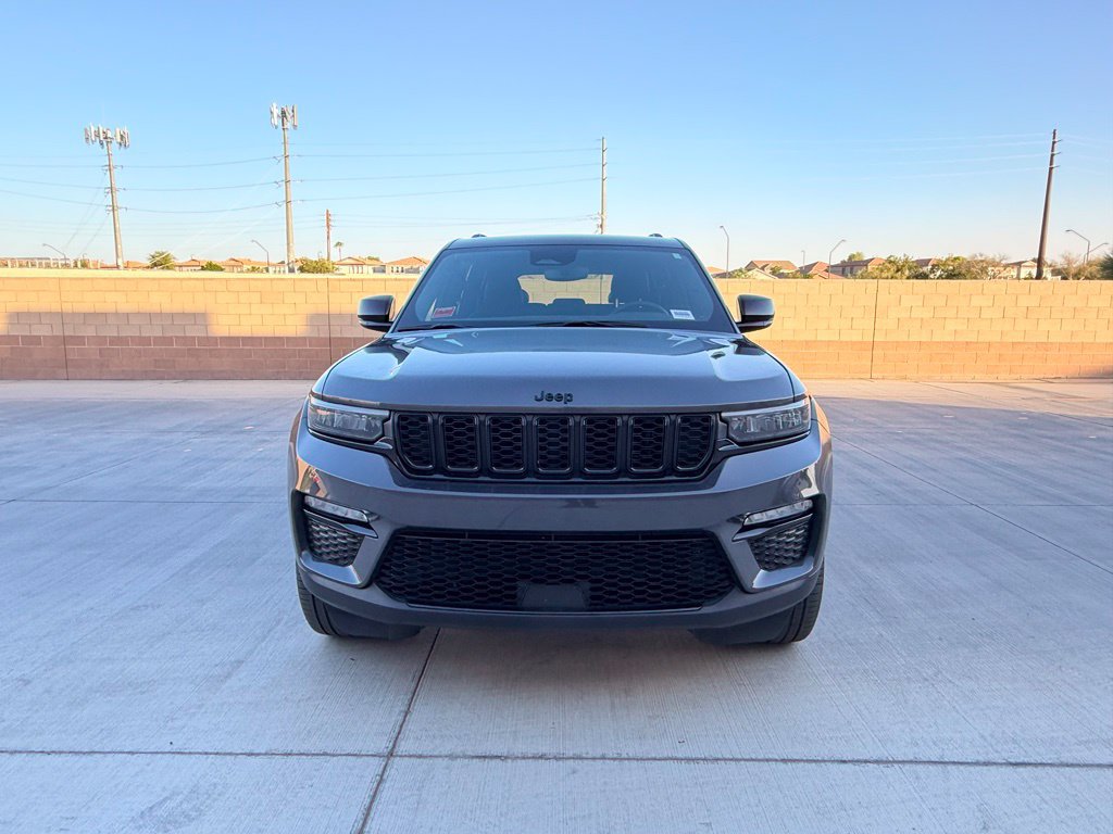 Used 2025 Jeep Grand Cherokee Limited w/ Black Appearance Package RWD image 3