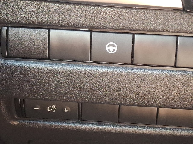 Used 2021 Nissan Rogue SV FWD image 25
