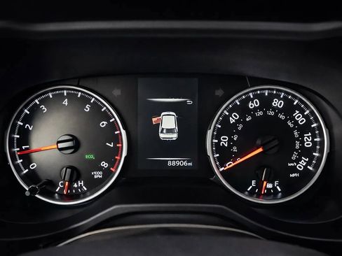 Used 2020 Toyota RAV4 XLE Premium image 13