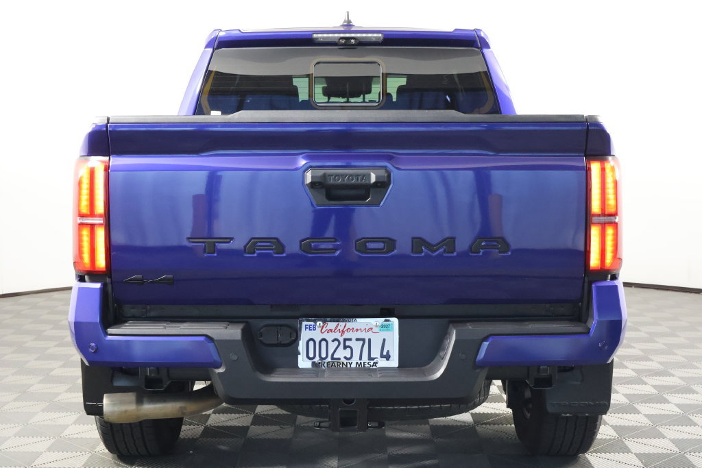 Used 2025 Toyota Tacoma TRD Sport w/ TRD Sport Premium Package AWD/4WD image 5