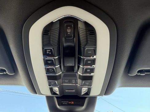 Used 2026 Porsche Macan AWD/4WD image 25