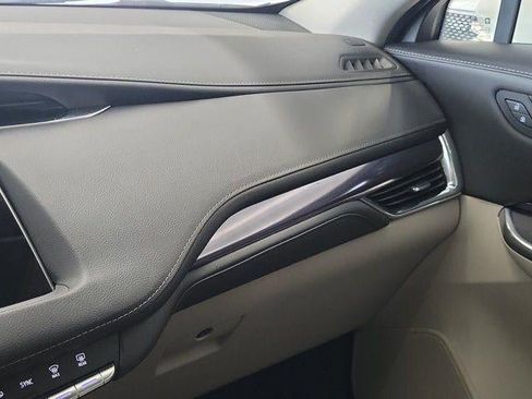 Certified 2022 Cadillac XT4 Luxury FWD image 30