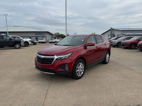Used 2024 Chevrolet Equinox LT w/ LPO, Floor Liner Package FWD image 3