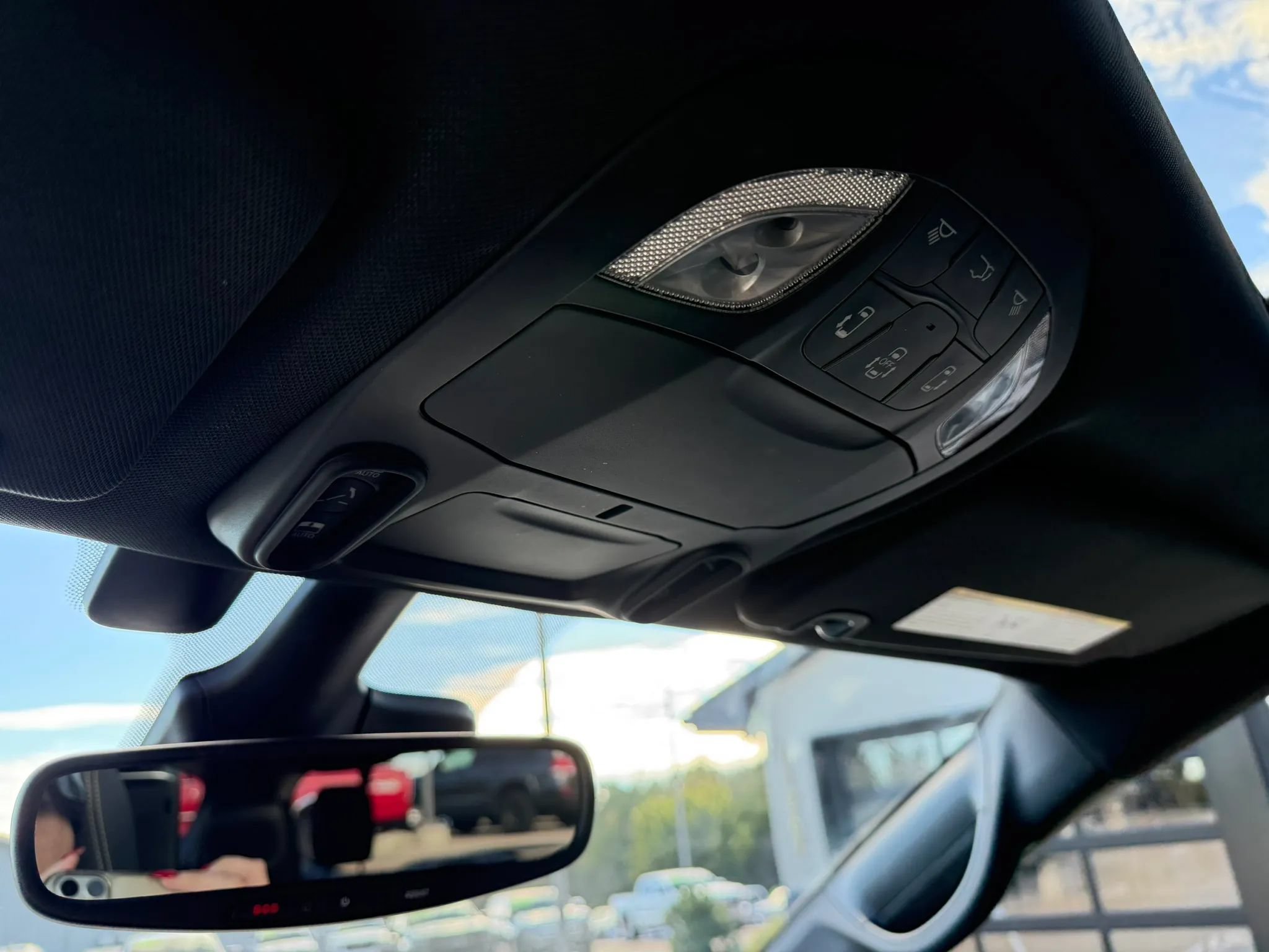 Used 2022 Chrysler Pacifica Touring-L w/ Uconnect Theater Family Group AWD/4WD image 31