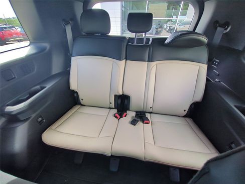 Used 2027 Kia Telluride EX AWD/4WD image 6