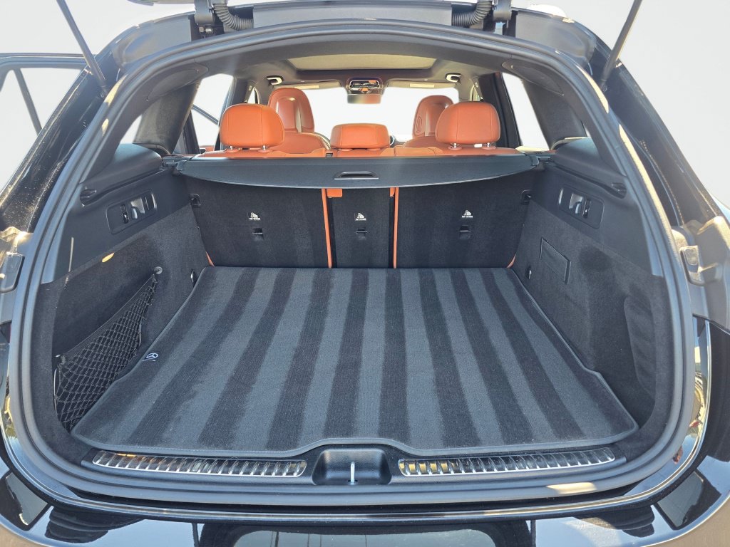 Used 2023 Mercedes-Benz GLC 300 4MATIC w/ Pinnacle Trim Package image 12