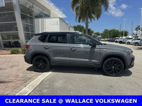 Certified 2024 Volkswagen Taos SE w/ Panoramic Sunroof Package AWD/4WD image 3