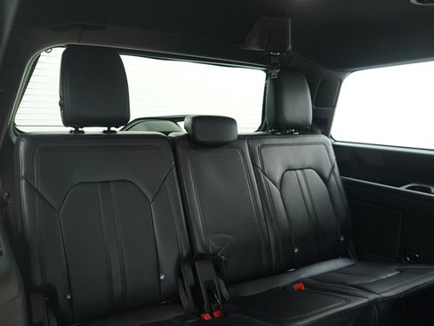 Used 2020 Ford Expedition Limited w/ Equipment Group 301A image 12