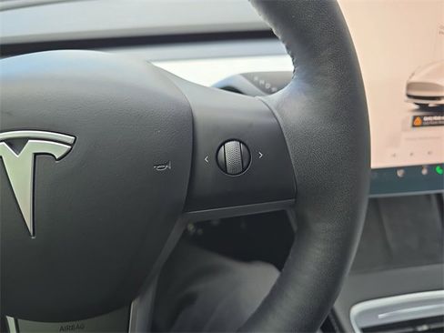 Used 2022 Tesla Model 3 Performance image 21