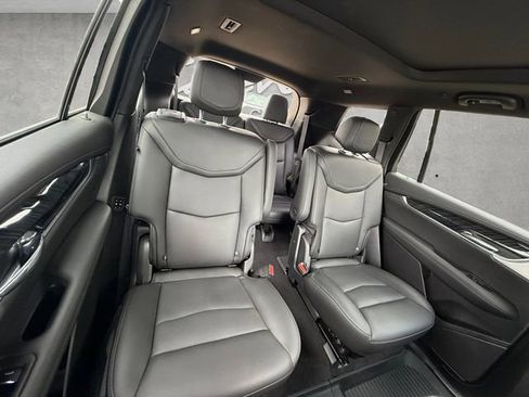 Used 2024 Cadillac XT6 Premium Luxury w/ Technology Package FWD image 22