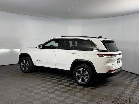 Certified 2023 Jeep Grand Cherokee 4WD 4xe w/ Luxury Tech Group II image 9